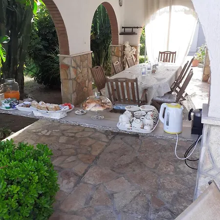 ベッド・アンド・ブレックファスト Lina