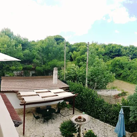 Lina Bed & Breakfast