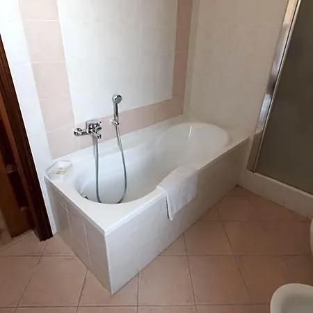 B&B Lina 4*
